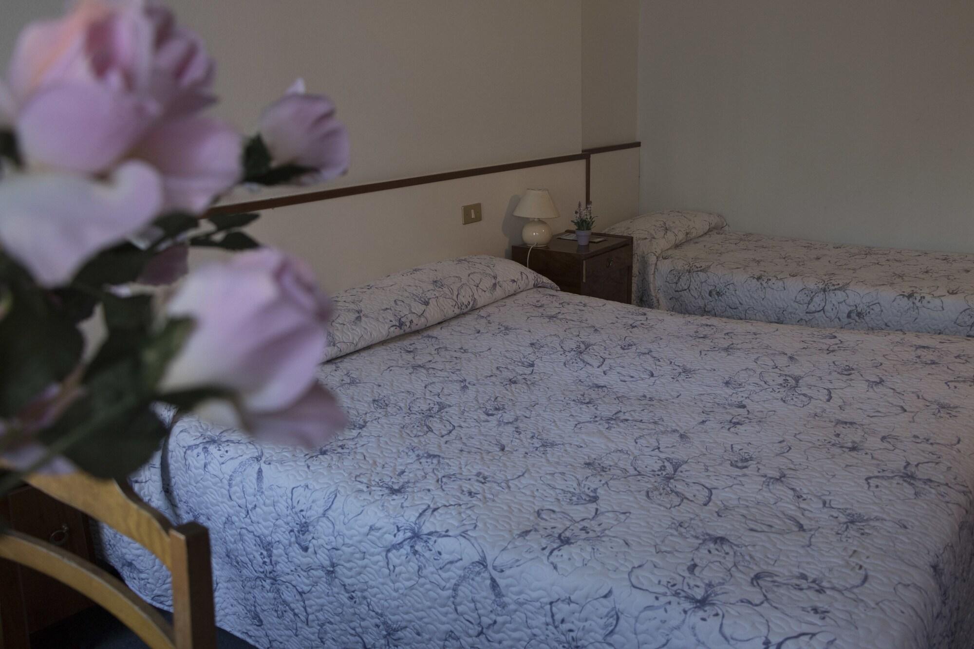 Hotel Primavera Desenzano del Garda Dış mekan fotoğraf