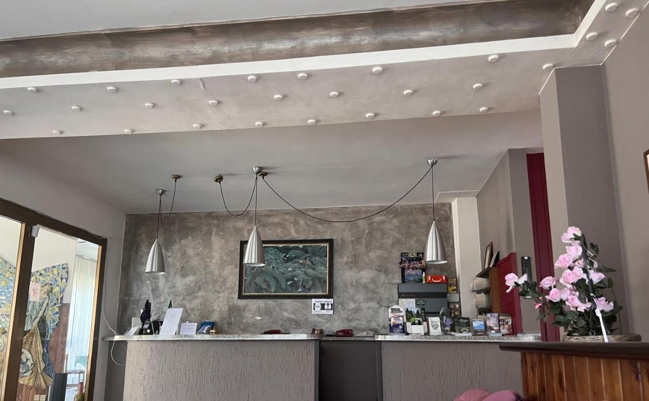 Hotel Primavera Desenzano del Garda Dış mekan fotoğraf